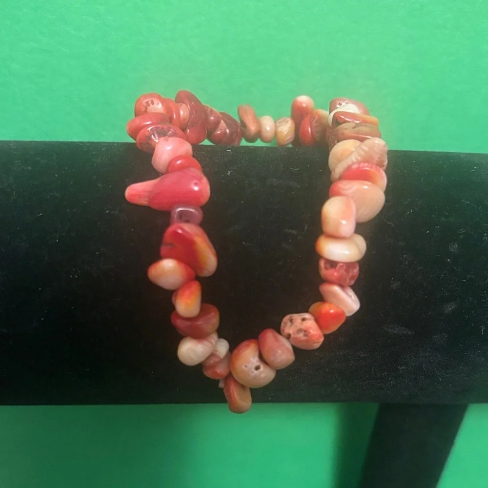 Elegant Red Coral Bracelet - Picture 3 of 3